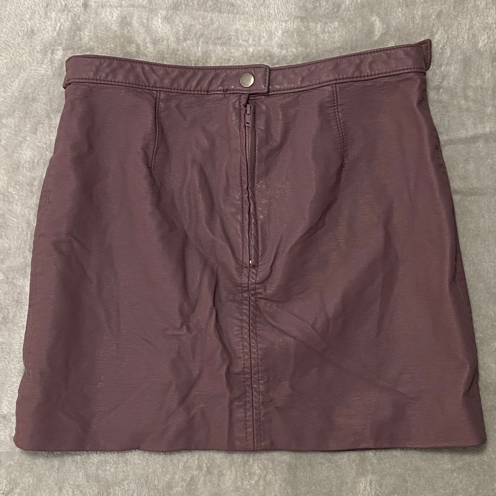 Free People‎ Purple Faux Leather Mini Skirt Back Zip Slit Plum Vegan Size 10